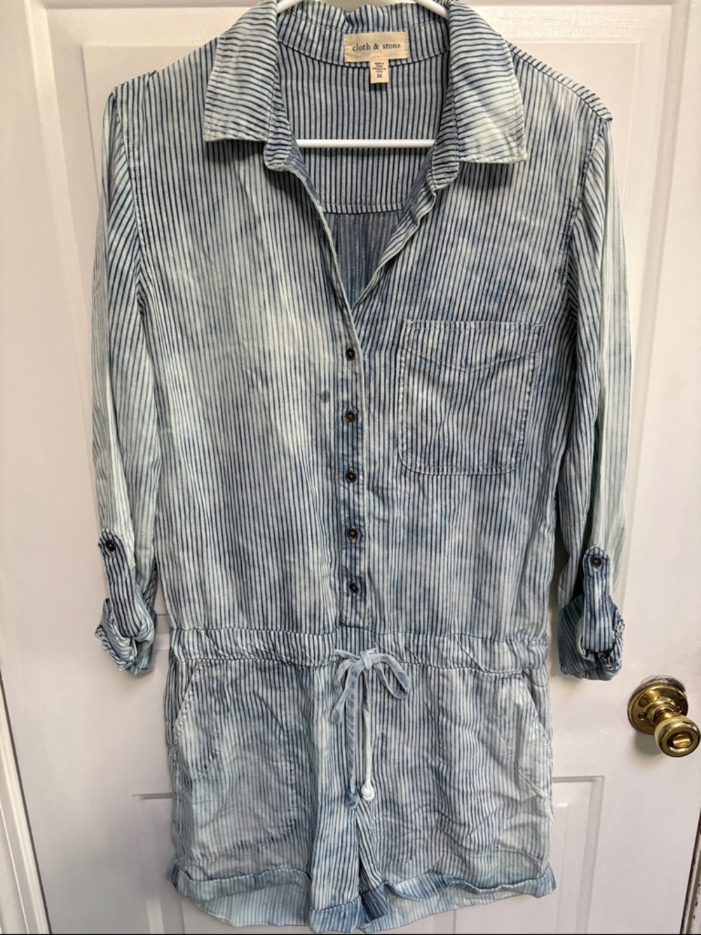 cloth & stone Light Blue and White Striped Button Romper size medium like new